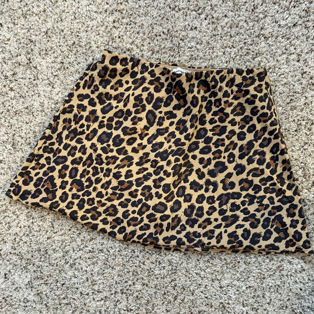 NEW Abercrombie and Fitch Mid Rise Mini Skort